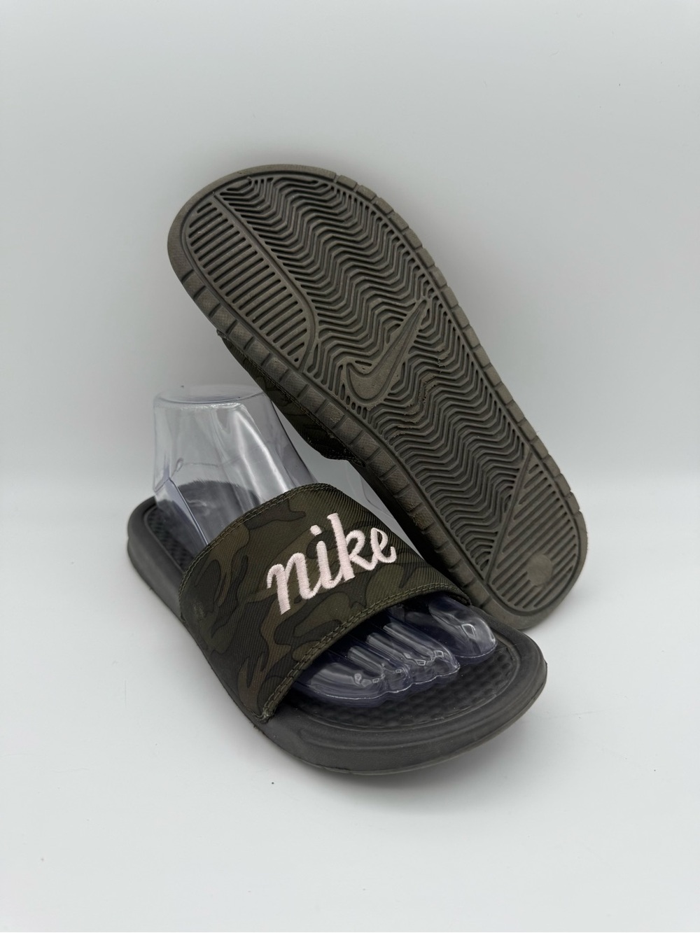 Women's Nike Benassi JDI TXT SE Green Camouflage Slip-On Sandal Slides Size 7